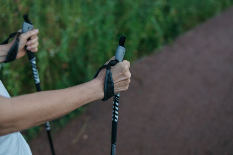 Kije do Nordic Walking – jak dobrać wysokość do wzrostu?